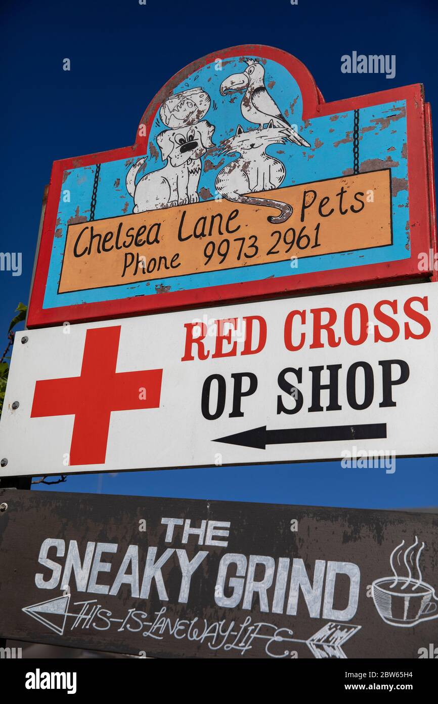 Australian Cross op shop and local cafe and shop,Avalon Beach in Sydney,Australia Stock Photo -