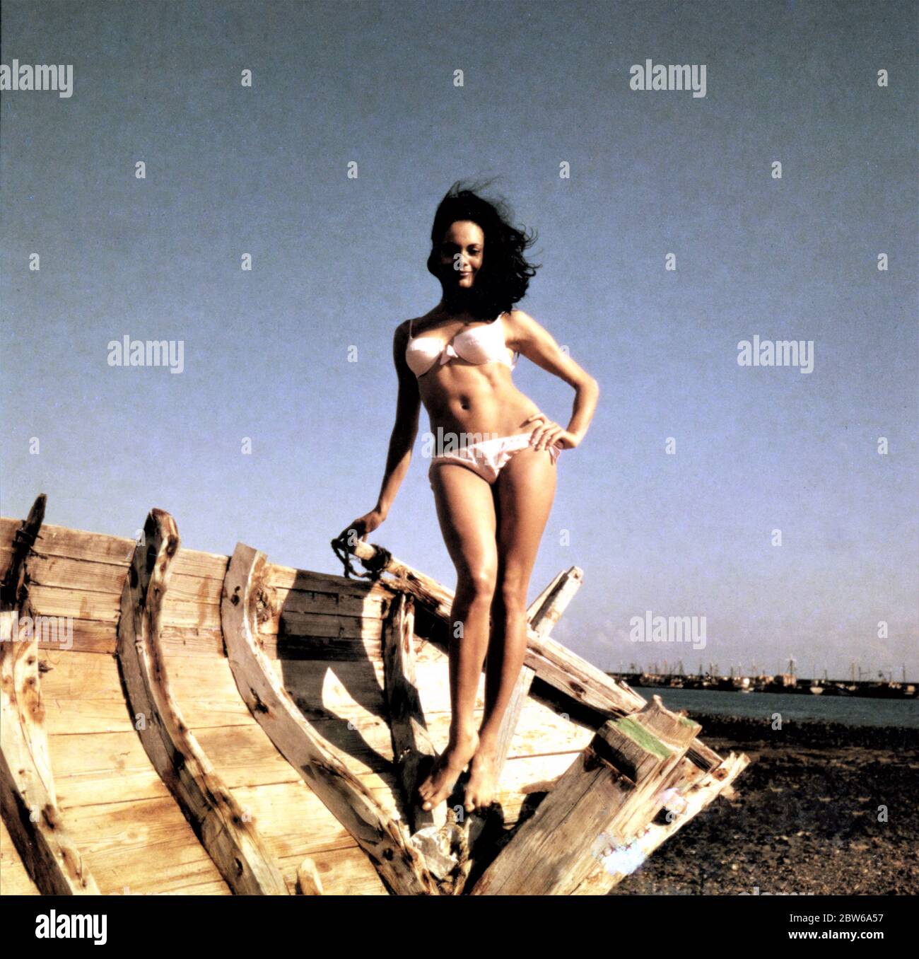 One million years b c 1966 martine beswick hi-res stock photography and  images - Alamy