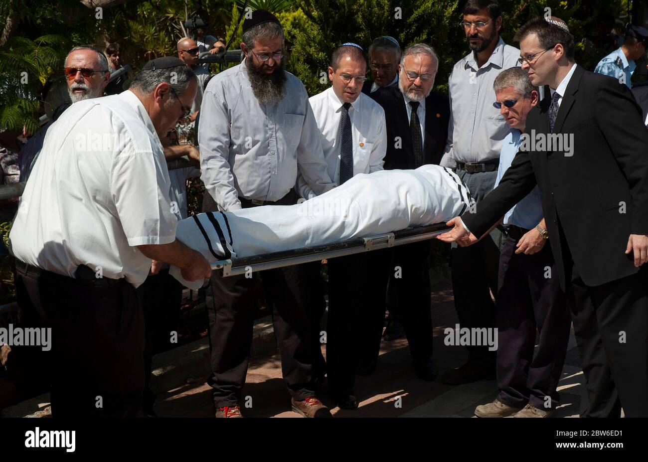 Jewish burial shroud hi-res stock photography and images - Alamy