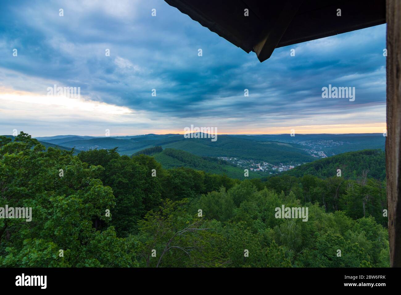 Purkersdorf: Sandstein-Wienerwald natural park, view to Vienna Woods and Purkersdorf, view from Lookout tower on Rudolfshöhe, in Wienerwald, Vienna Wo Stock Photo