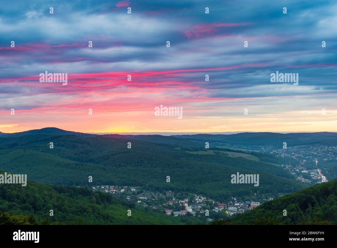 Purkersdorf: Sandstein-Wienerwald natural park, view to Vienna Woods and Purkersdorf, view from Lookout tower on Rudolfshöhe, sunset, in Wienerwald, V Stock Photo