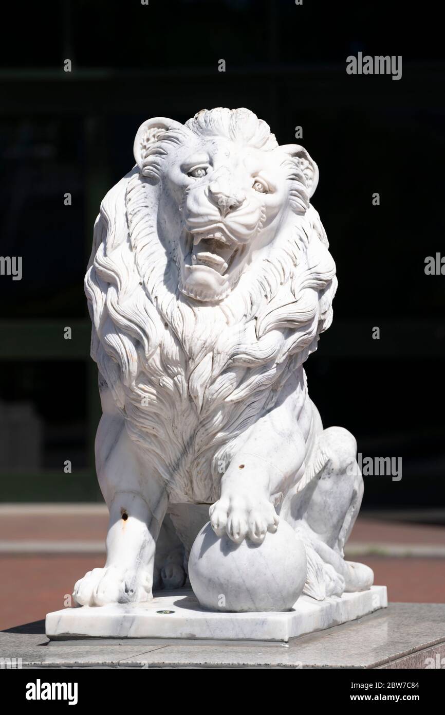 Manchester, UK. 29th May, 2020. Picture shows a statue of a lion at the the INTU Trafford Centre in Manchester which has released details about how it Stock Photo
