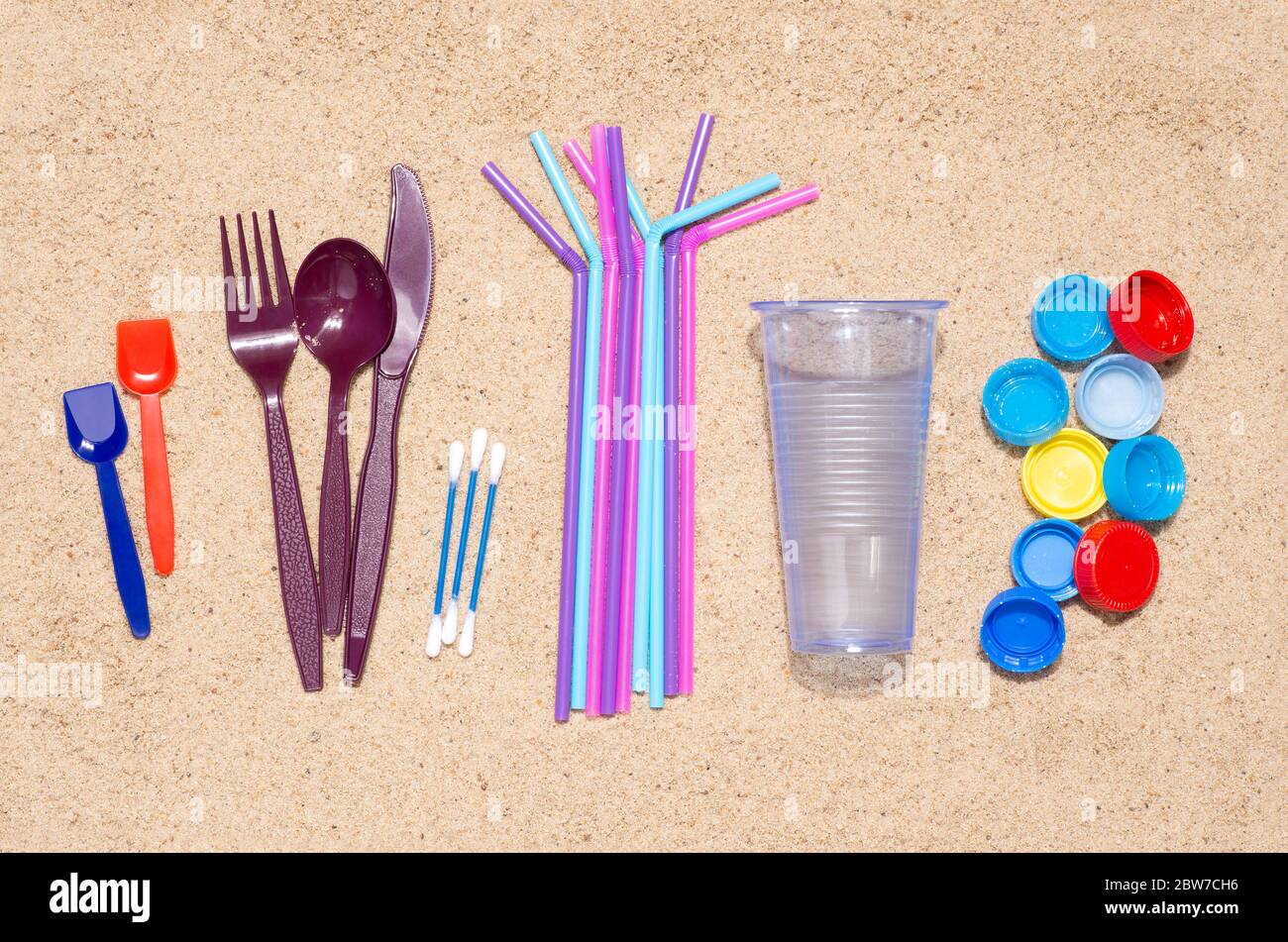 Plastic utensils hi-res stock photography and images - Alamy