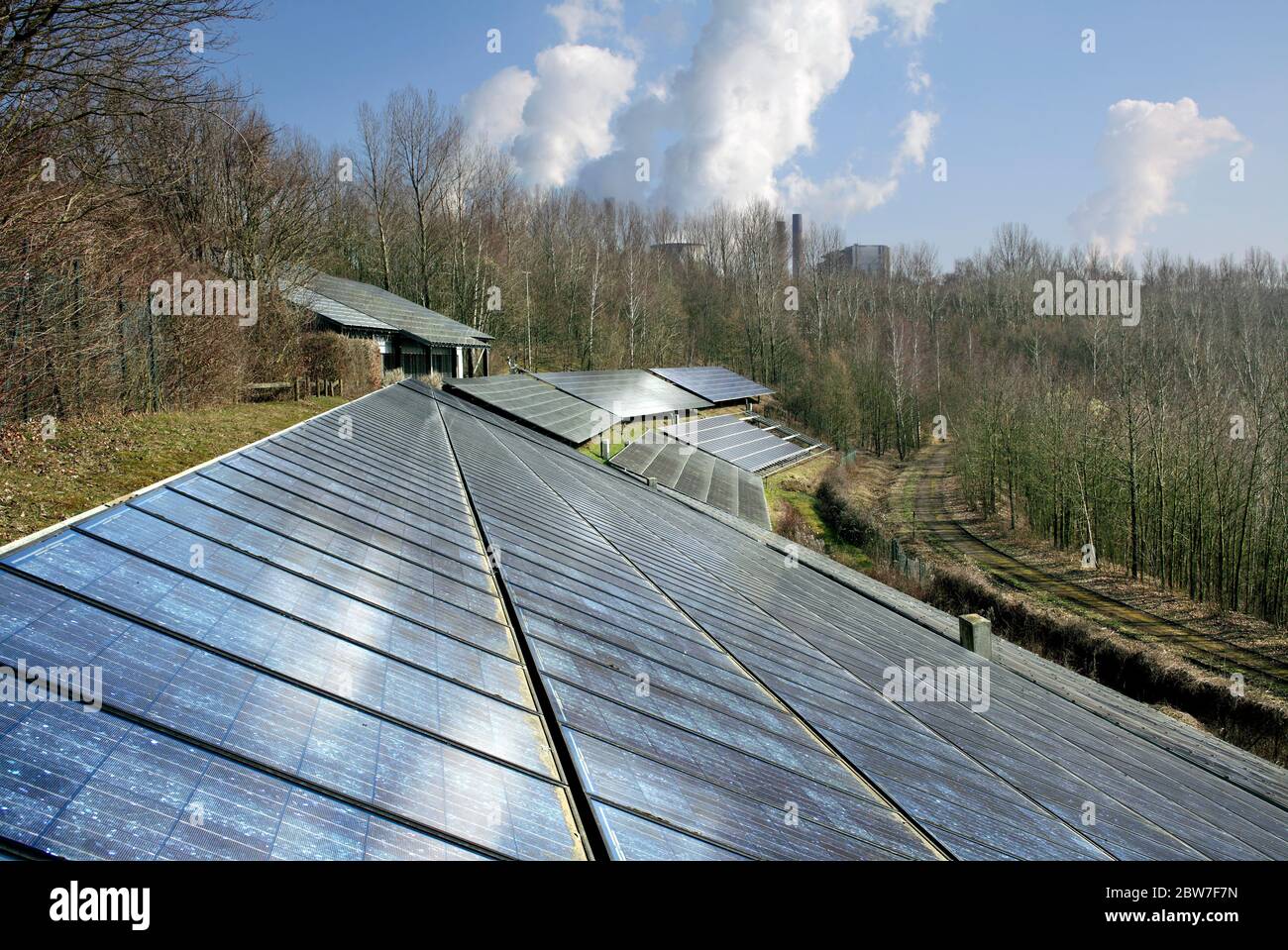A 360-kW solar electric generating plant at Lake Neurath, built for RWE Energie AG. Electricity is generated by photovoltaic cells. Stock Photo