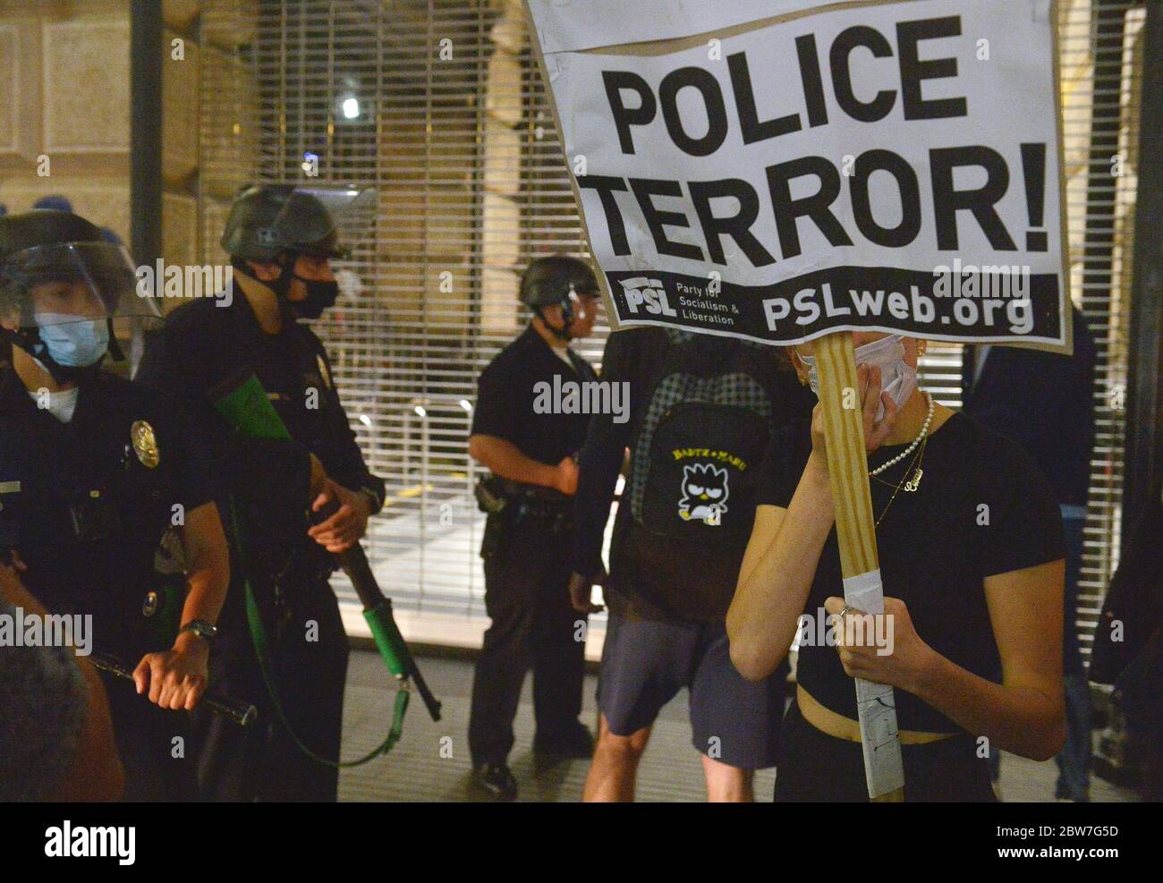Los Angeles, United States. 29th May, 2020. Protesters demonstrating against the the killing of George Floyd clash for hours with police on the streets of downtown Los Angeles, blocking the 110 Freeway, vandalizing cars and property and getting into a series of tense altercations with officers on Friday, May 29, 2020. At least four LAPD officers were hurt, some after being hit by debris. Multiple arrests were made. By midnight, the situation had deteriorated as several jewelry stores were broken into and looted along with a CVS drug store. Photo by Jim Ruymen/UPI Credit: UPI/Alamy Live News Stock Photo