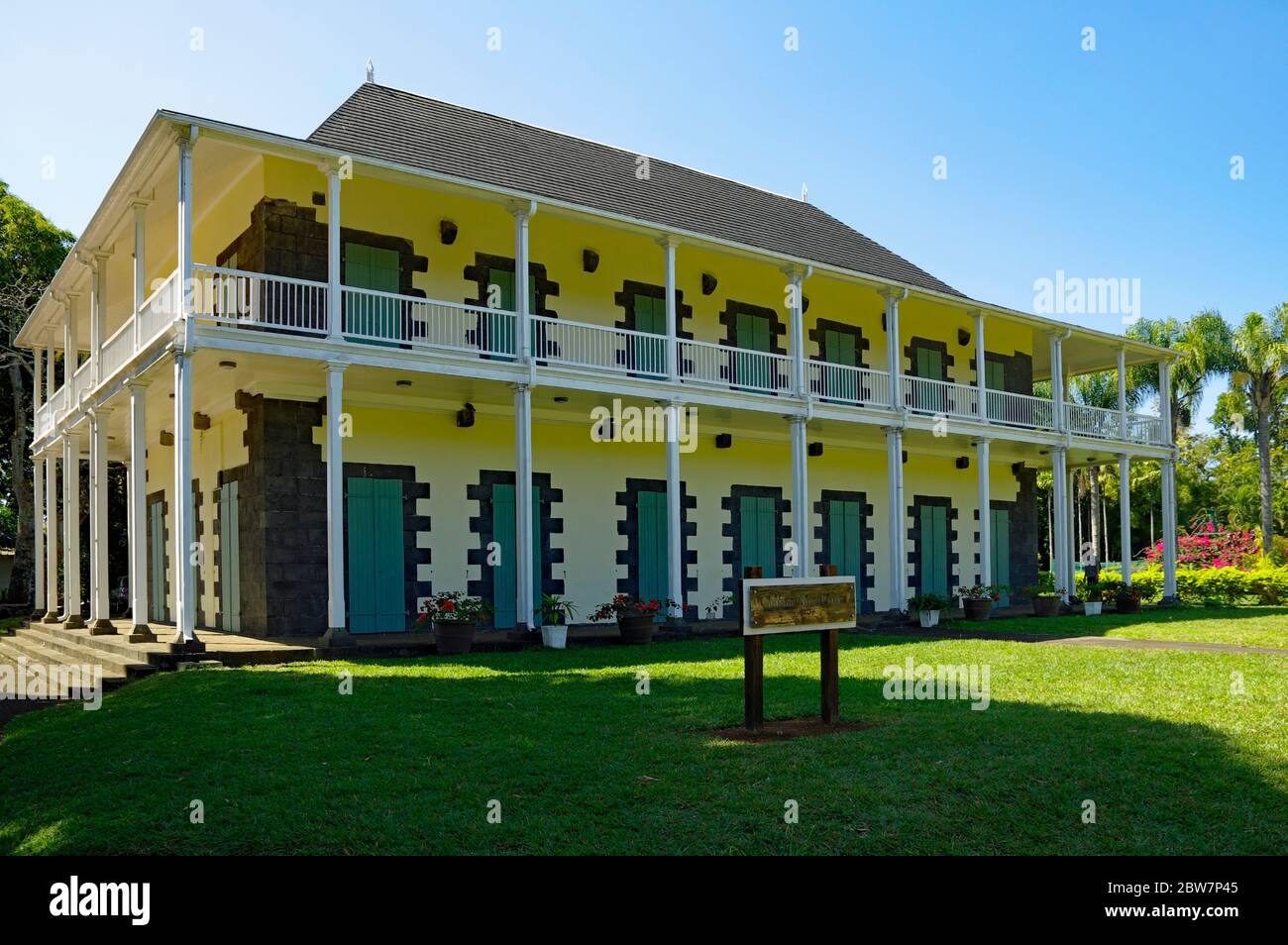 PORT LOUIS/ MAURITIUS - AUGUST 14, 2018: Colonial manor house named 'Château Mon Plaisir' in the Sir Seewoosagur Ramgoolam Botanical Garden. This is a Stock Photo
