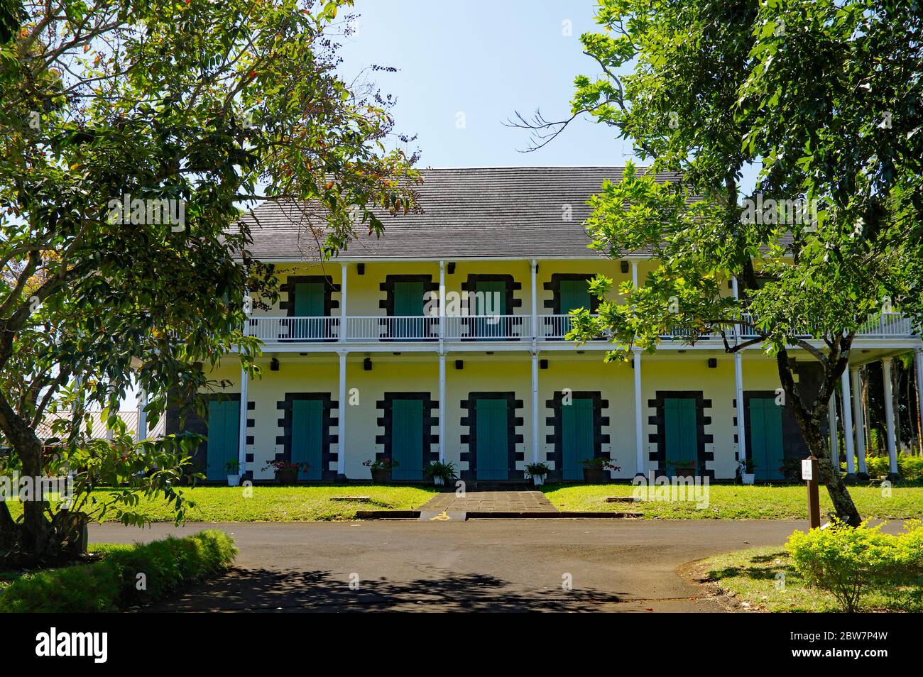 PORT LOUIS/ MAURITIUS - AUGUST 14, 2018: Colonial manor house named 'Château Mon Plaisir' in the Sir Seewoosagur Ramgoolam Botanical Garden. This is a Stock Photo