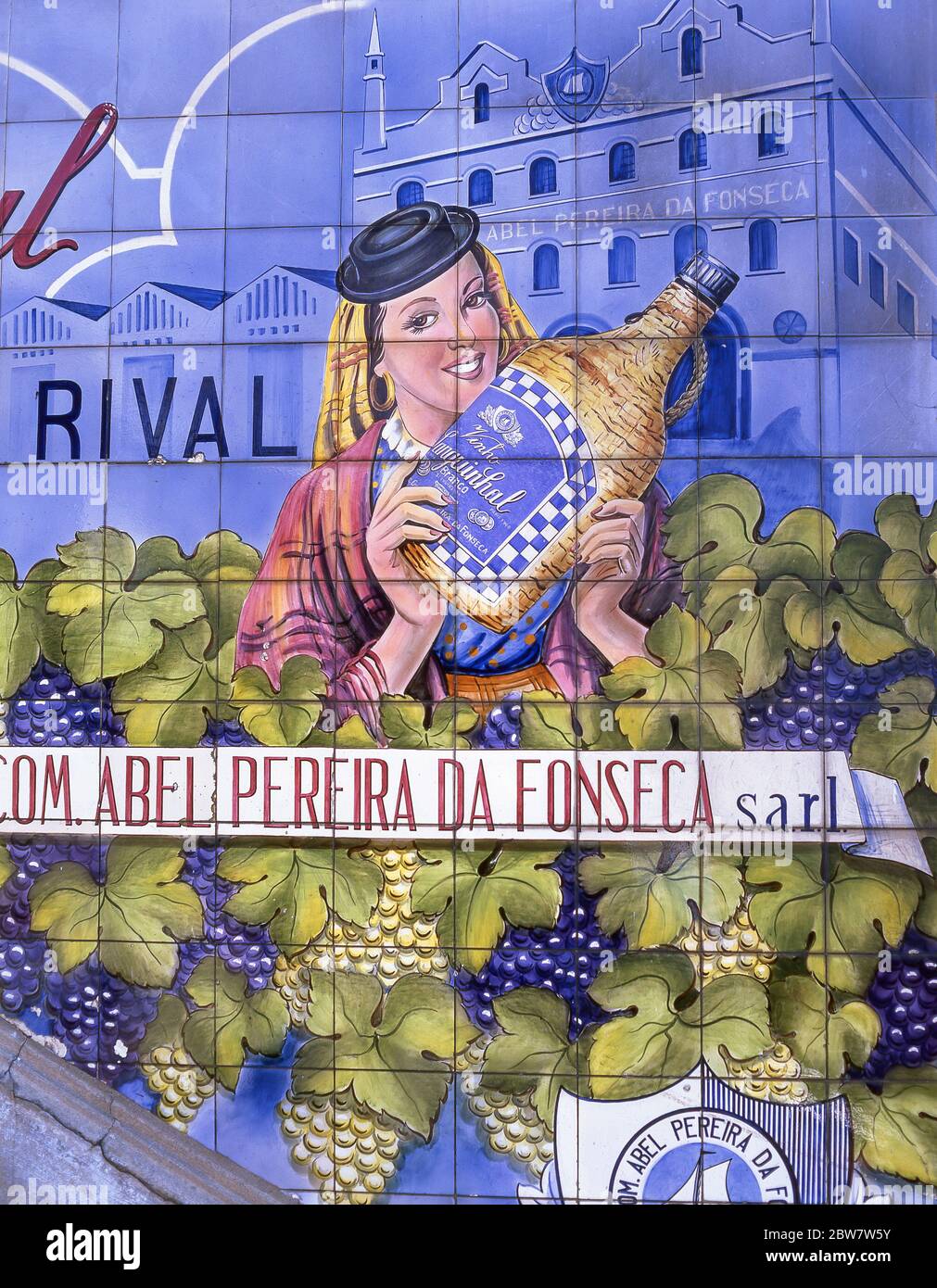 Wall-tiled wine mural in Bolhao Market (Mercado do Bolhao), Rua Fernandes Tomas, Porto (Oporto), Norte Region, Portugal Stock Photo
