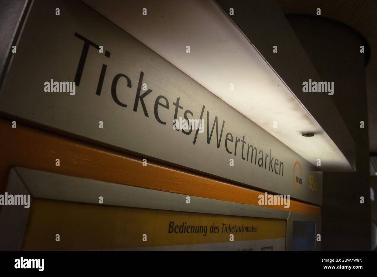 Ticketautomat der VVS am Schlossplatz in Stuttgart Stock Photo
