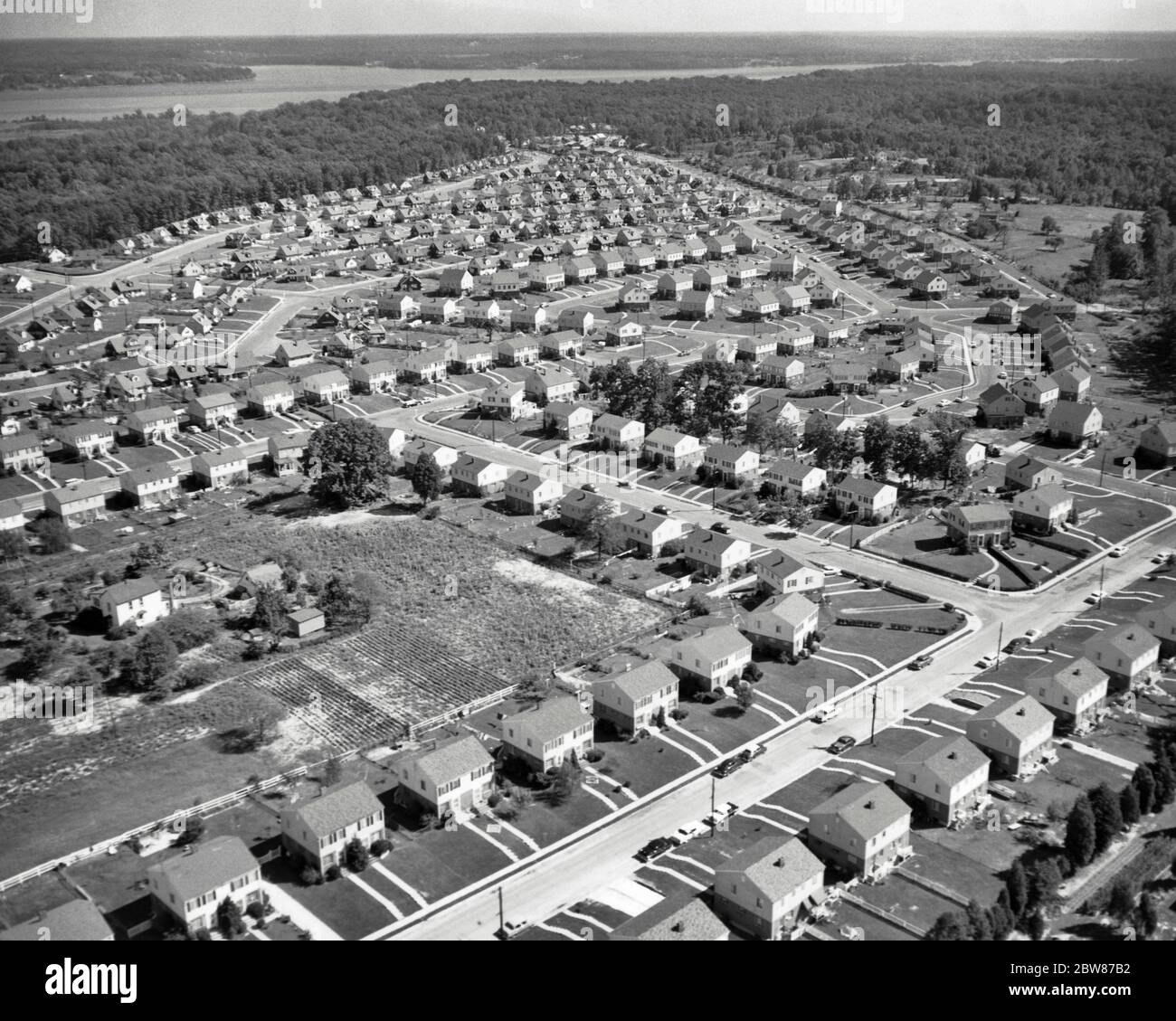 1950s AERIAL VIEW OF HOUSING DEVELOPMENT IN ALEXANDRIA VIRGINIA USA