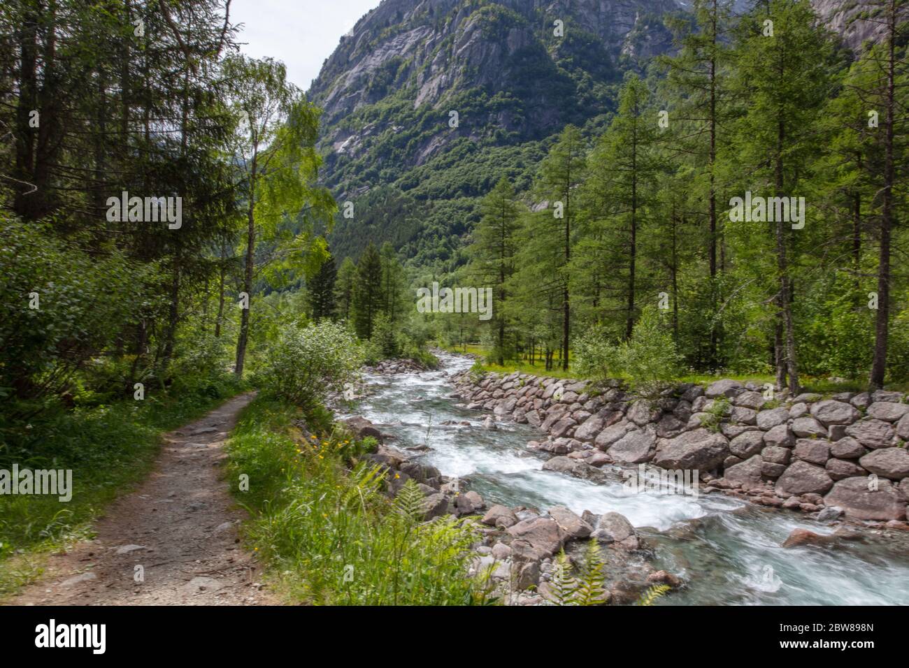 a fantastic wide angle picture of the mountains of Val di Mello, Valtellina, Italy Stock Photo