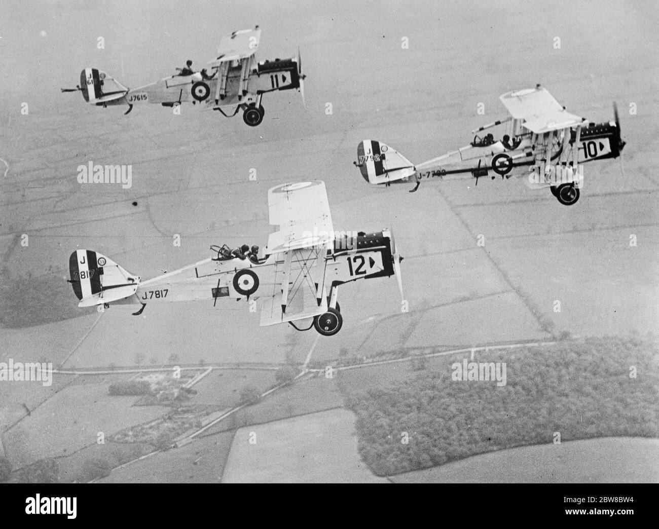 Wonderful air drill by RAF Squadron Vic Airco DH.9A formation . 26 June  1926 Stock Photo - Alamy