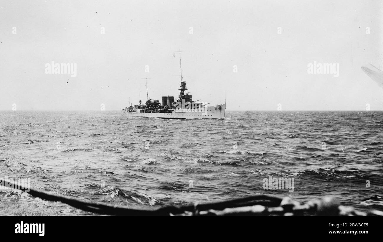 British Naval activity in Chinese waters . HMS Durban , taken another ship . 2 March 1927 Stock Photo