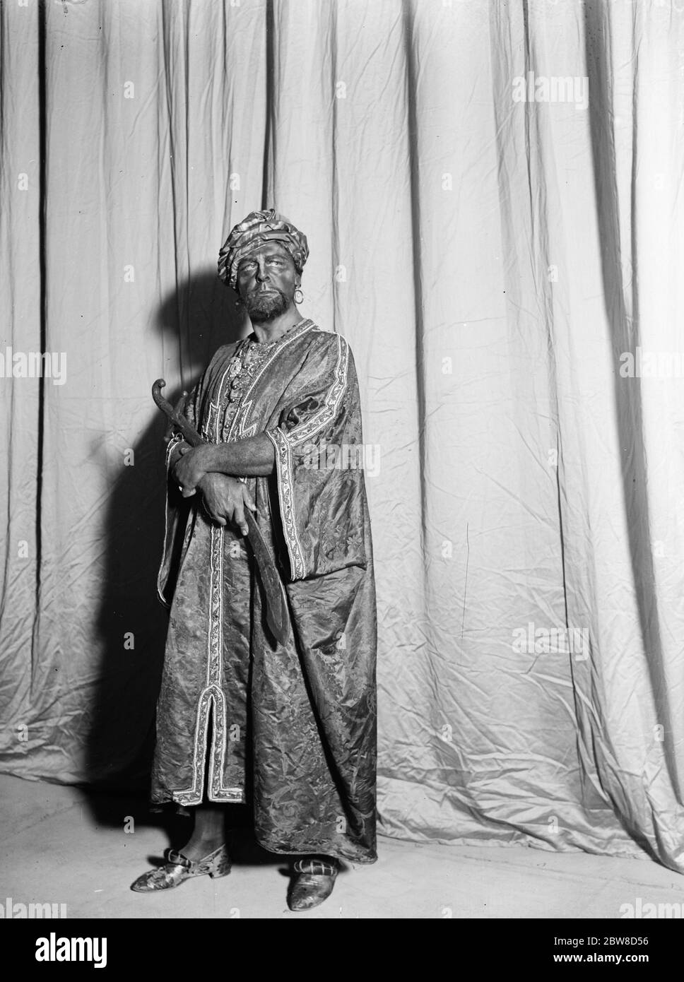 Othello to be produced at the Apollo in aid of the new Shakespeare memorial theatre . Mr Robert Lorraine as Othello . 2 April 1927 Stock Photo