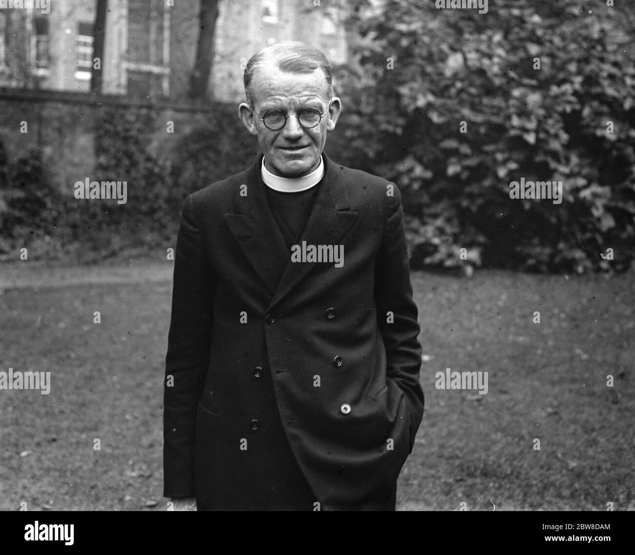 A portrait of the Rev Chas Ed Curzon . Vicar of St Barnabas , Kensington . 3 October 1928 Stock Photo