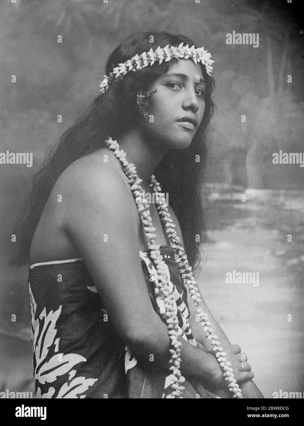 Captured beauty. Captured beauty. Индийцы дравиды. Девушка в платье красивая. Captured beauty.