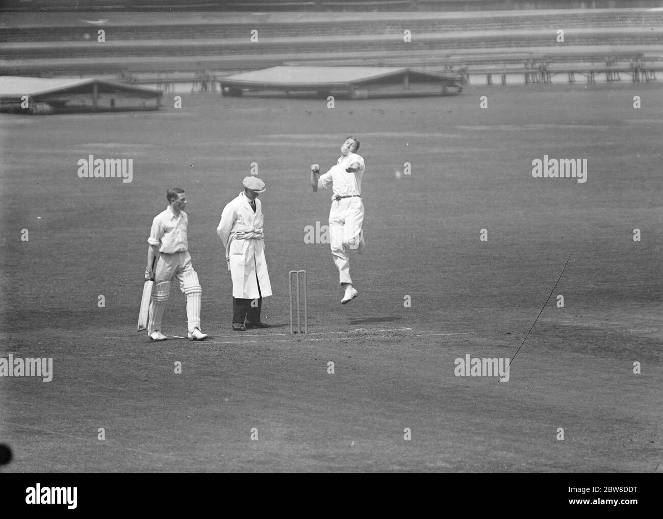 Surrey ' s fast bowler , Alf Gover , in action . June 1928 Stock Photo