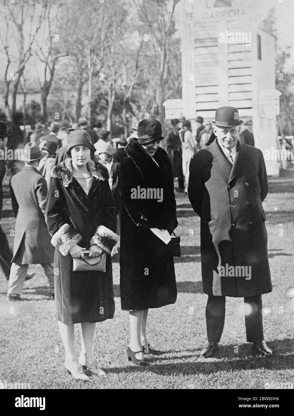 General Primo de Rivera and his fiancee and daughter . 24 April 1928 Stock Photo