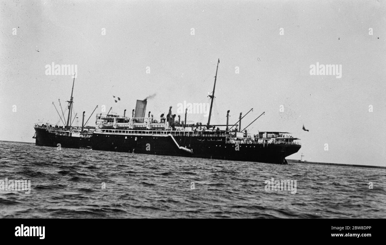 ' Jervis Bay ' stowaways . ' The Jervis Bay ' proceeding to her berth at Colombo harbour . 17 July 1928 Stock Photo
