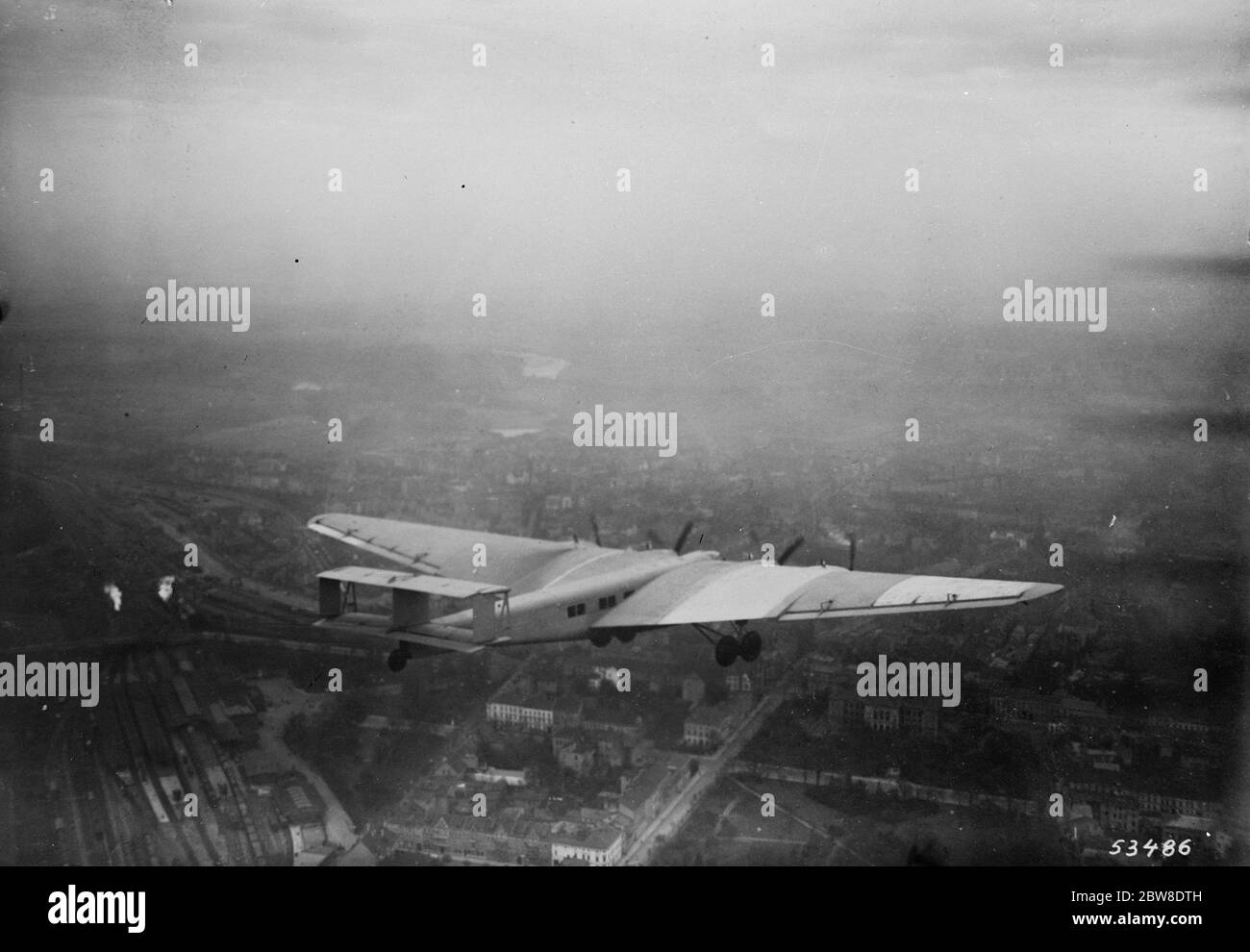 The Junkers G38 in the air . 14 November 1929 Stock Photo