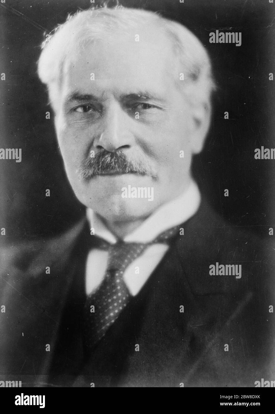 Striking character study of the British Premier . Washington DC , Photo shows , a strong and striking likeness of Great Britain ' s Emissary pf Peace , Premier Ramsay MacDonald , who has come to Washington to discuss reduction of armaments and promotion of peace with President Hoover . This remarkable character study of Mr MacDonald was taken at the British Embassy in Washington . 2 October 1929 Stock Photo