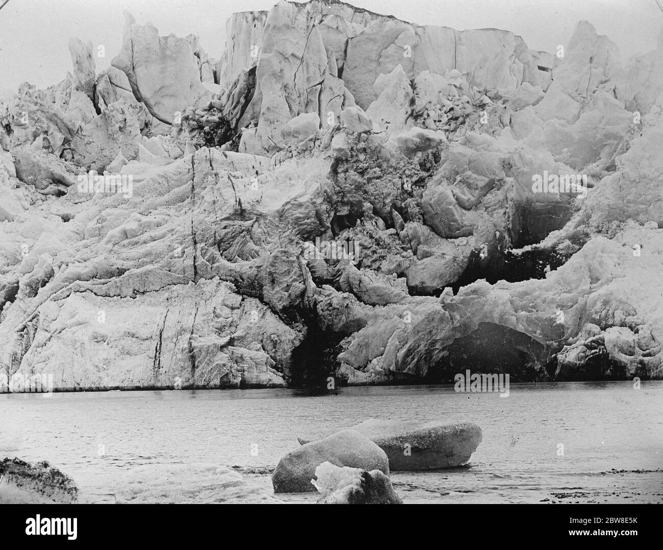 Finest close - up of its kind that has ever been made . A wonderful picture of the Muir Glacier in Alaska . 30 August 1928 Stock Photo