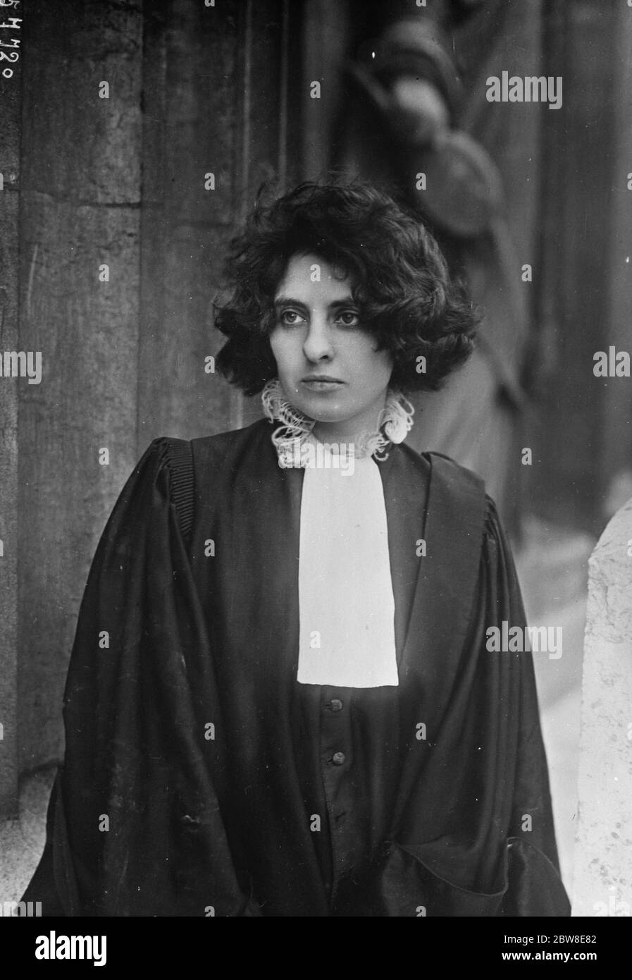Women barristers in murder trial . Two women Advocates faced each other in the Assize Court in Paris at the trial of Georges Legay . Mlle Rospard . 8 February 1930 Stock Photo