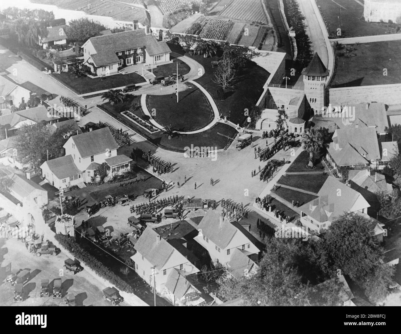 Where Fatal Gaol break was foiled gateway to Folsom Prison , California State Prison , where 11 were killed and 33 wounded . National Guardsmen stationed at the gateway where a convict ' s revolt was quelled by sharpshooting guards . 12 December 1927 Stock Photo