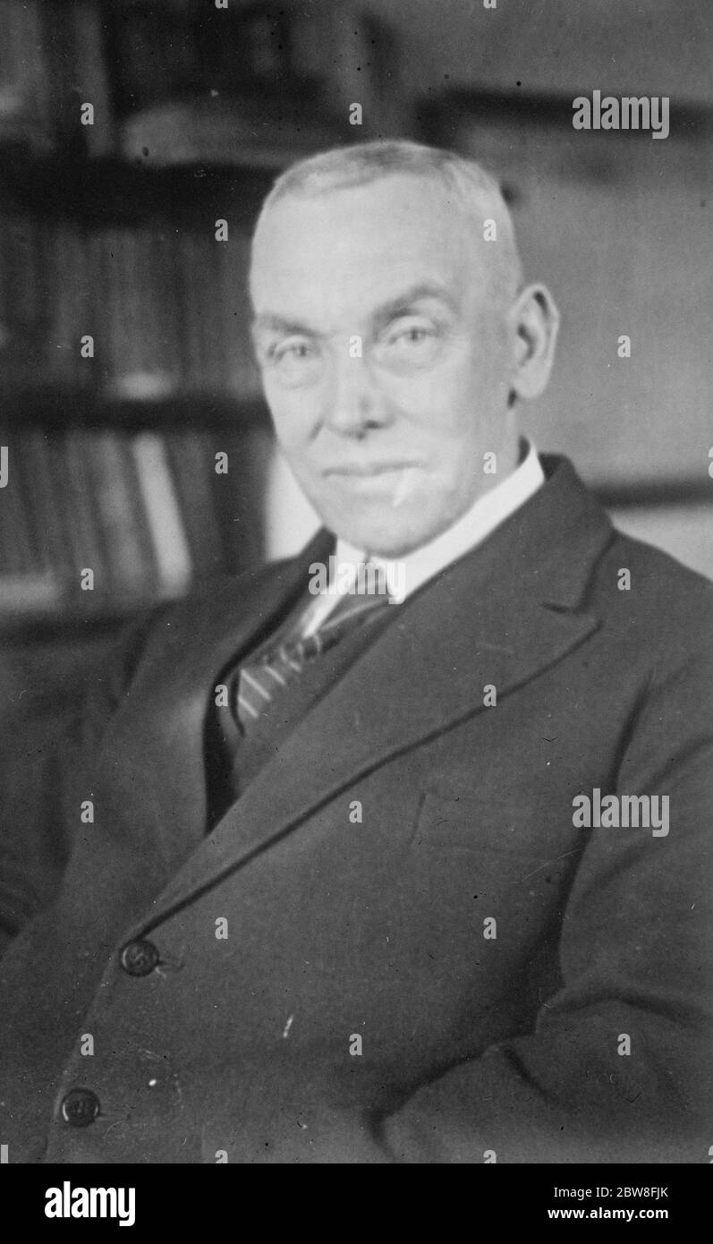 New President of the NUT . Mr W E Summers , of Pontypridd ( Glam ) who is to be appointed President of the National Union of Teachers at the annual conference at Portsmouth . 23 May 1931 Stock Photo