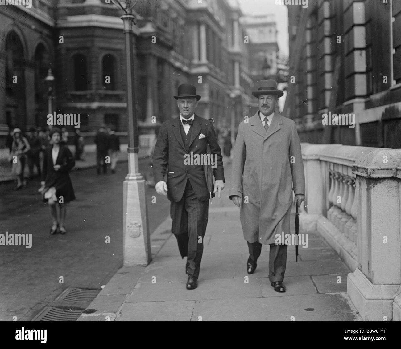 The ' opposition ' at Downing street . Sir Herbert Samuel and Sir Donald MacLean , the Liberal leaders leaving 10 Downing street . 20 August 1931 Stock Photo