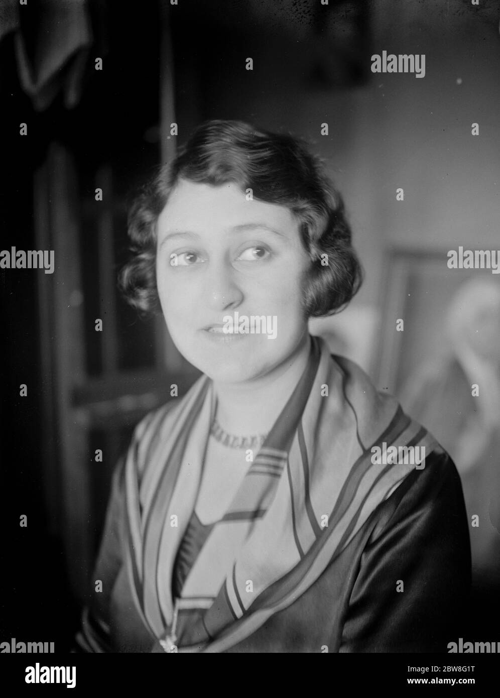 Romance of the Royal Academy . Women barrister who has a portrait accepted as sequel to a joke . Miss Moshkowitz , who has had a portrait of Councillor Rosser accepted for the Royal Academy . 30 April 1930 Stock Photo
