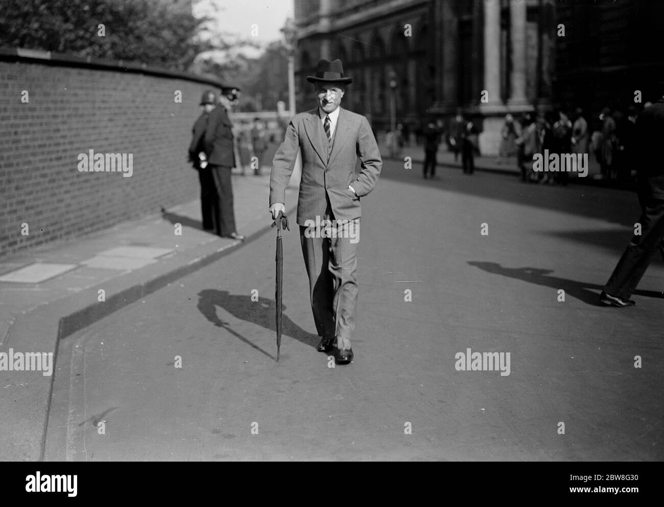 Cabinet meeting at No 10 . Mr Samuel Hoare arriving . 3 June 1929 Stock Photo