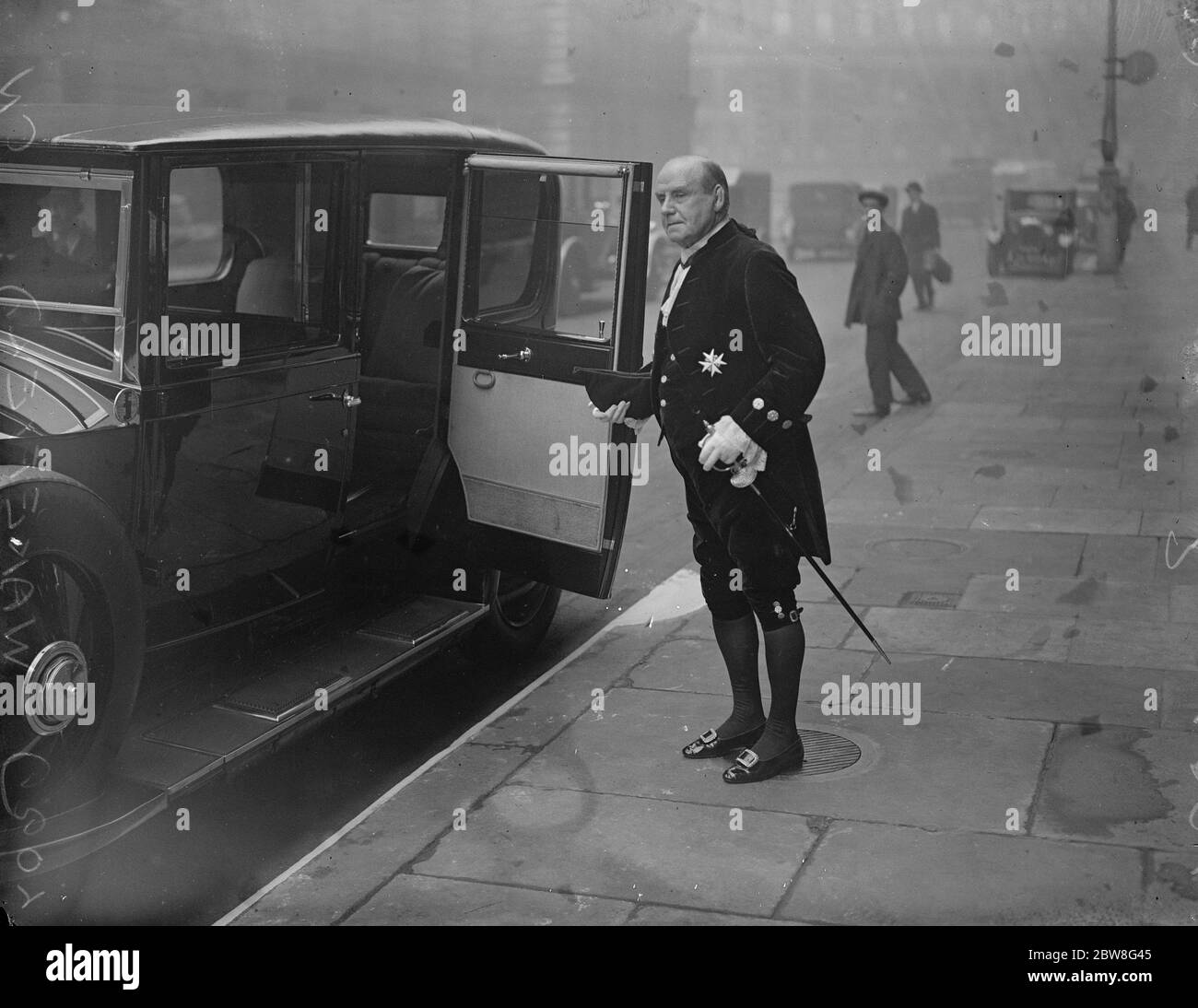 The King holds a Levee at Buckingham Palace . Lord Wakefield leaving for Levee . 27 March 1930 Stock Photo