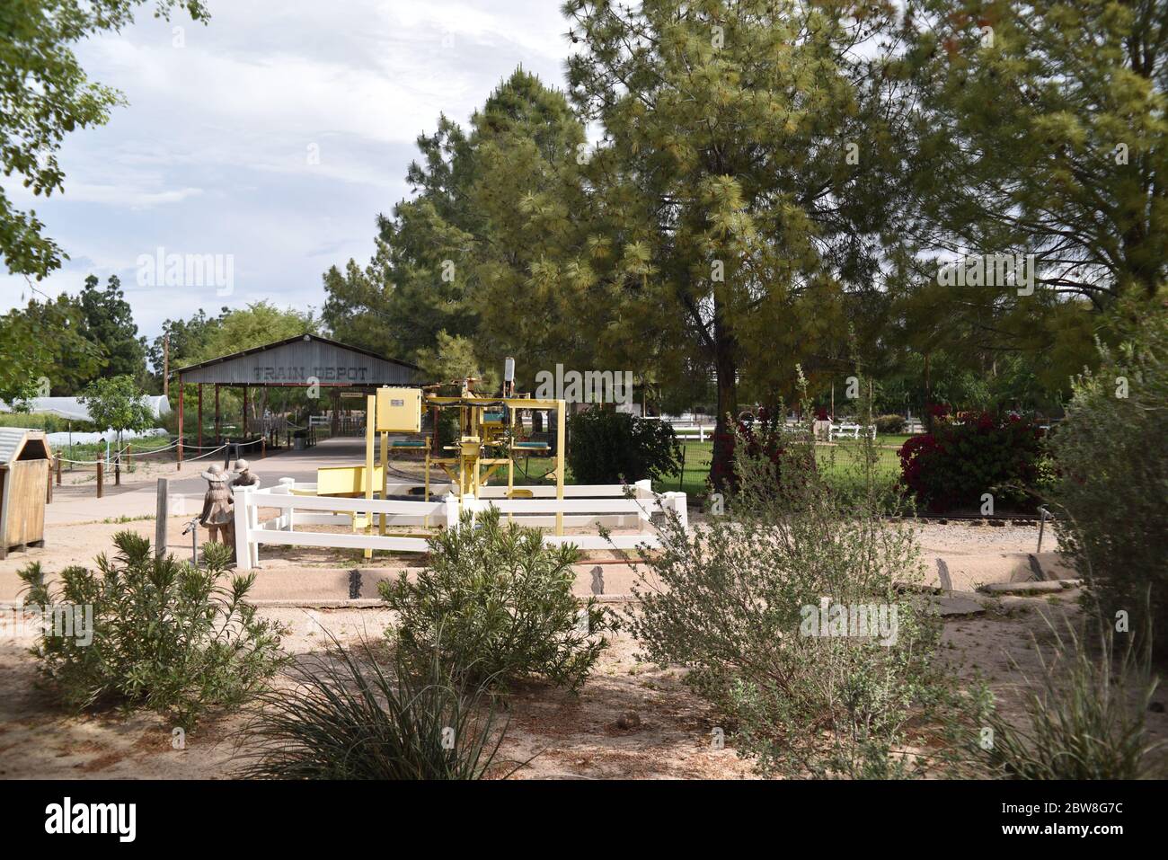 Queen Creek, AZ 85142 U.S.A. Schnepf Farms is a family funfilled upick produce and citrus farm