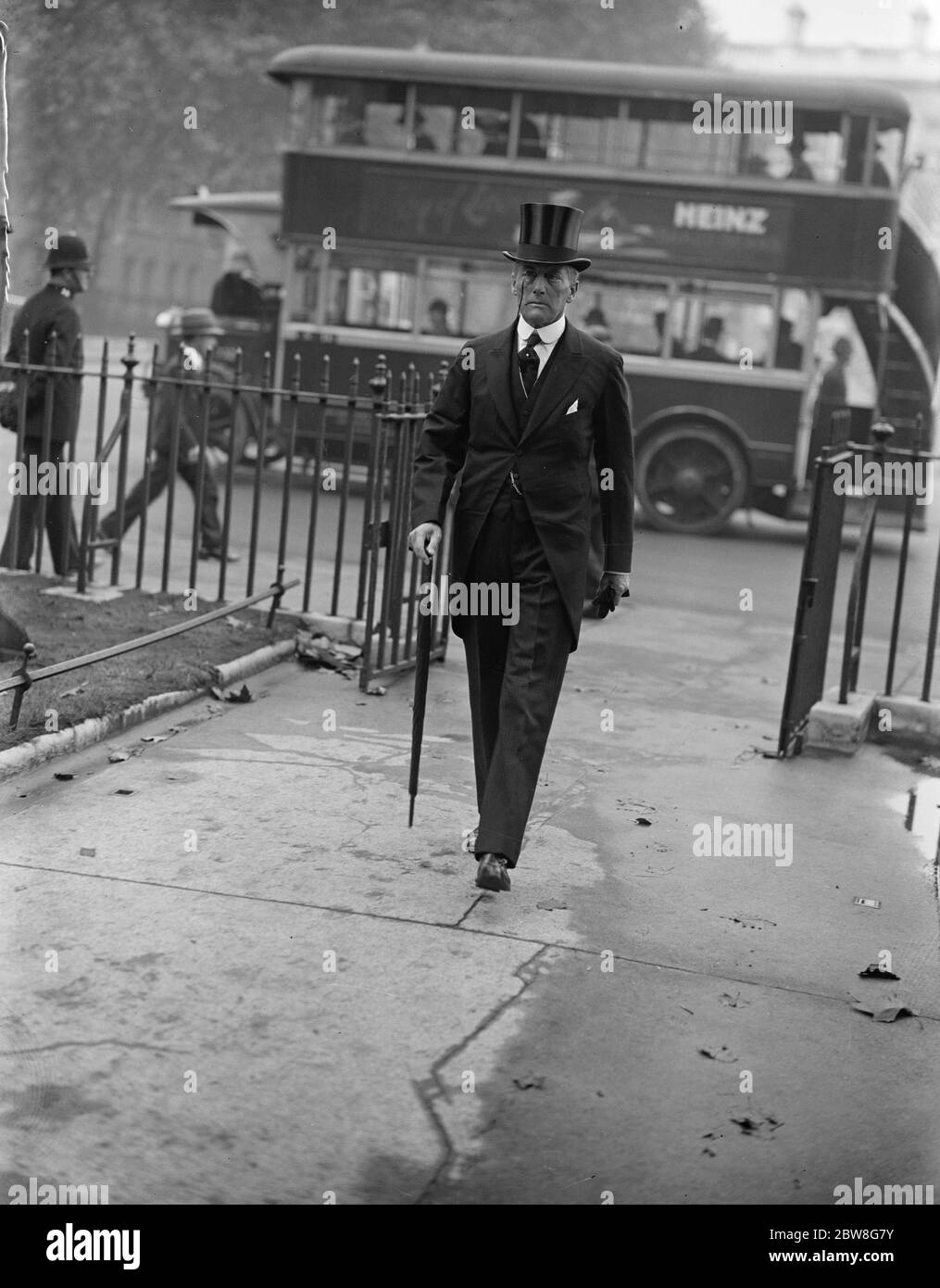 London memorial service for Dr Stresemann . A memorial service for the late Dr Stresemann , the German Foreign Minister , was held at St Margaret ' s , Westminster . Sir Austen Chamberlain arriving . 8 October 1929 Stock Photo