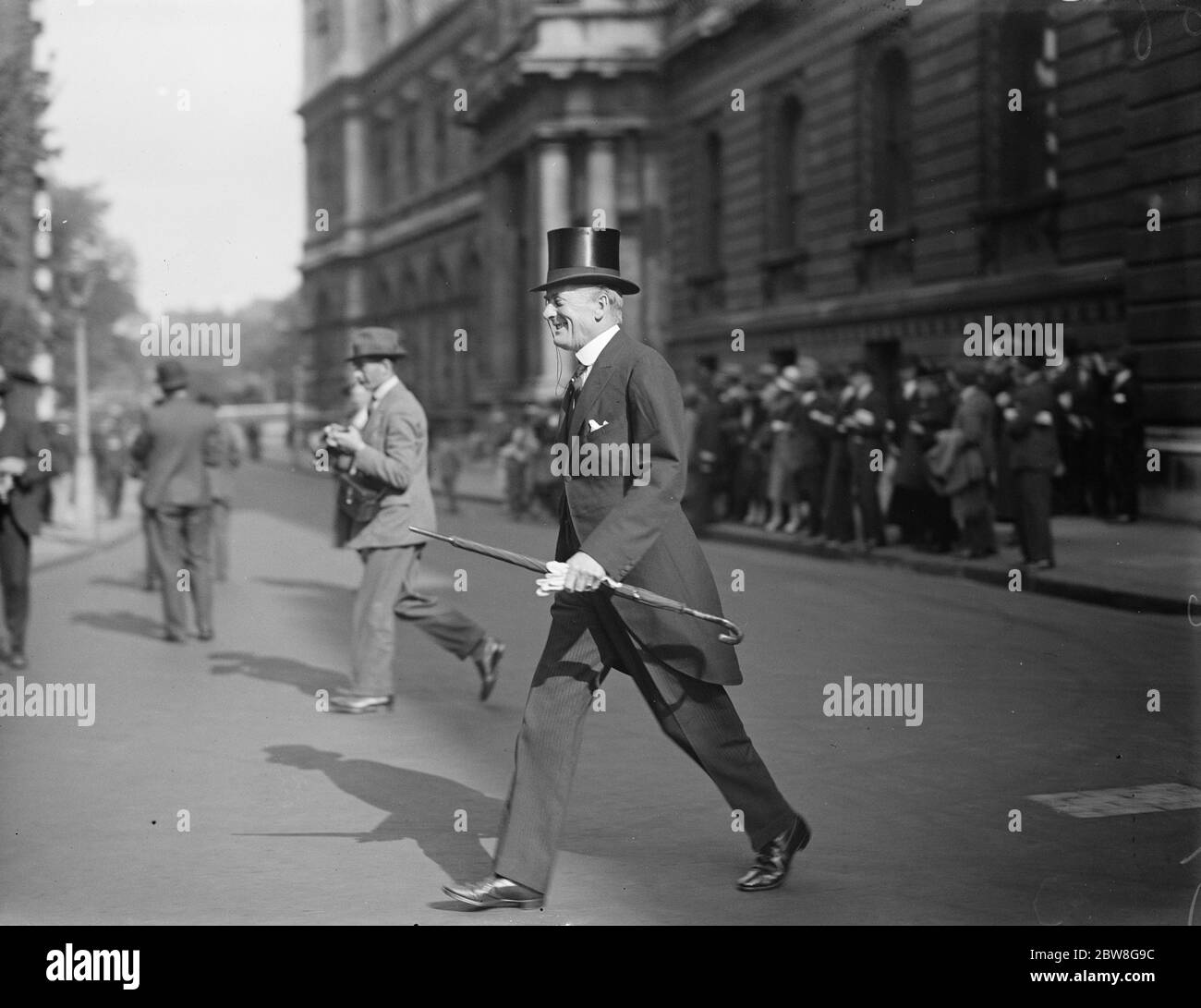 Cabinet meeting at No 10 . Sir Austen Chamberlain arriving .. 3 June 1929 Stock Photo