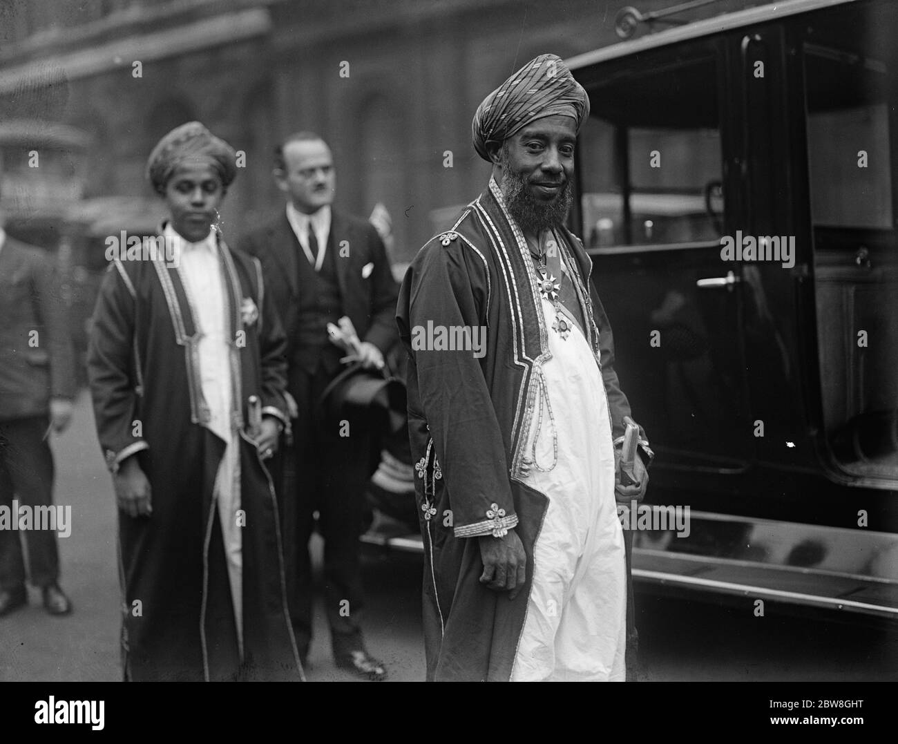 Sultan of Zanzibar at the Cenotaph , Whirehall , London . 1 June 1929 Stock Photo