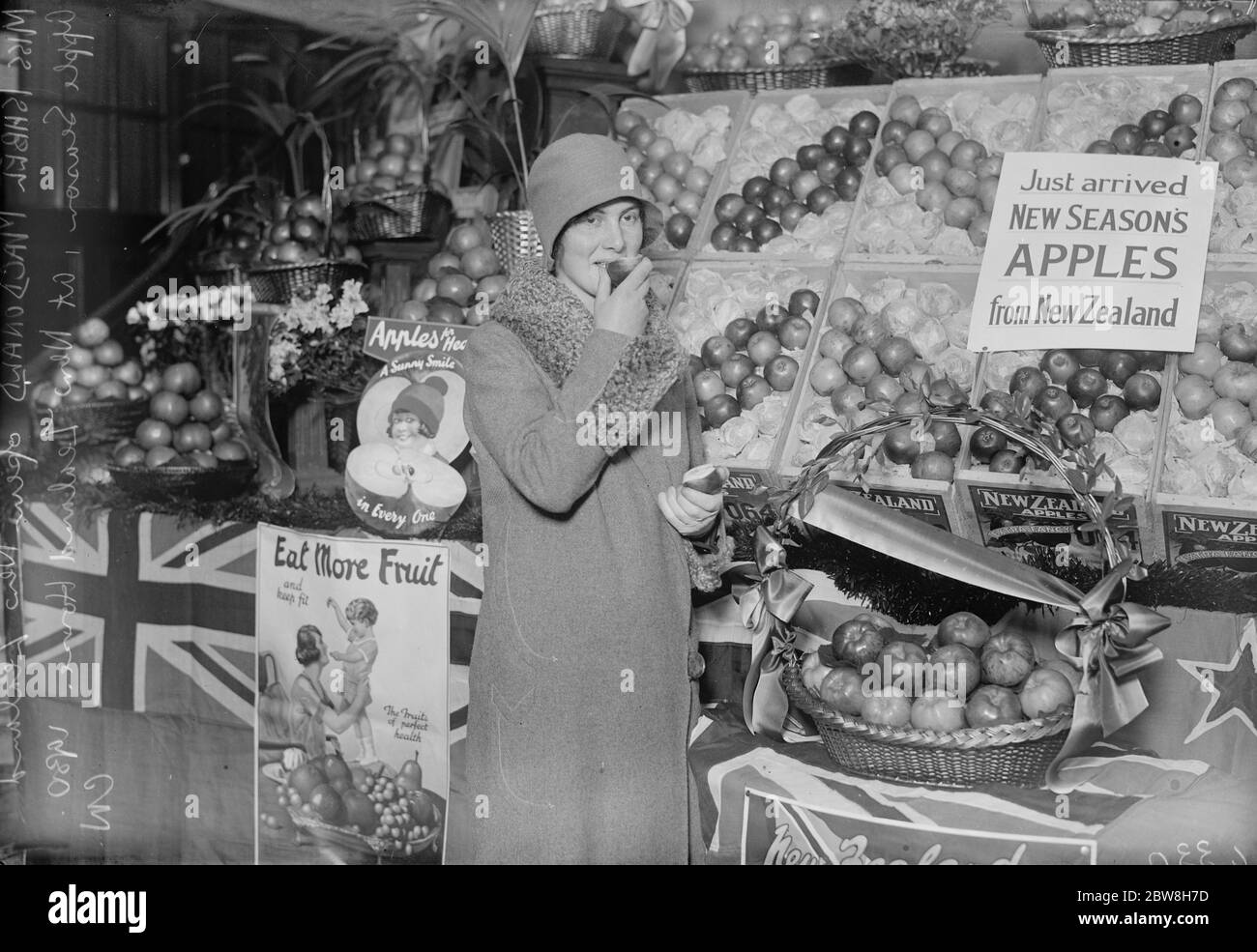 Miss Ishbel MacDonald opens New Zealand apple season . The daughter of