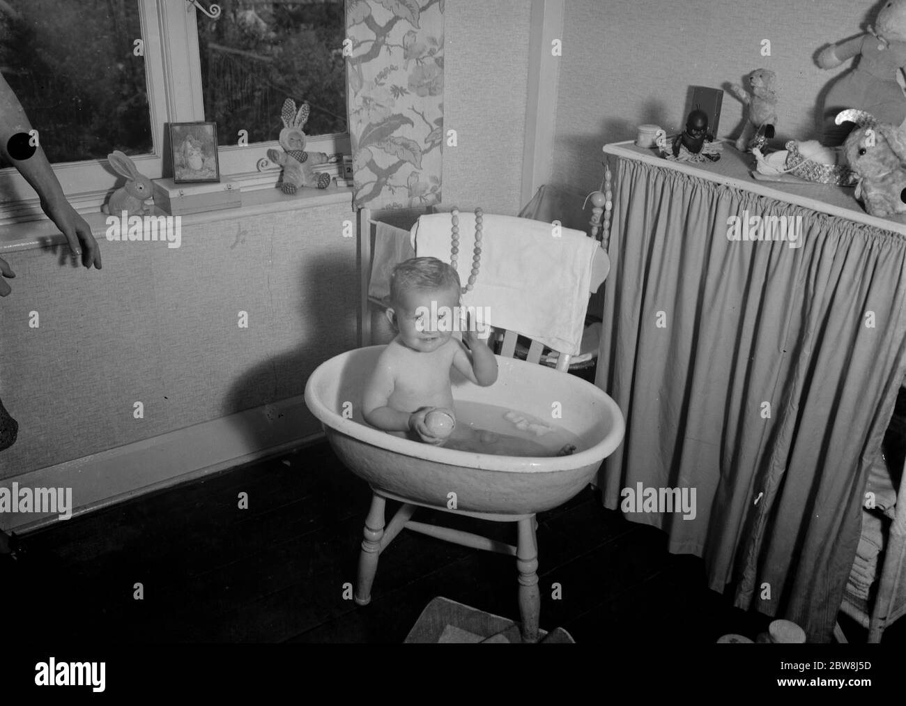 1930s baby bath Black and White Stock Photos & Images Alamy