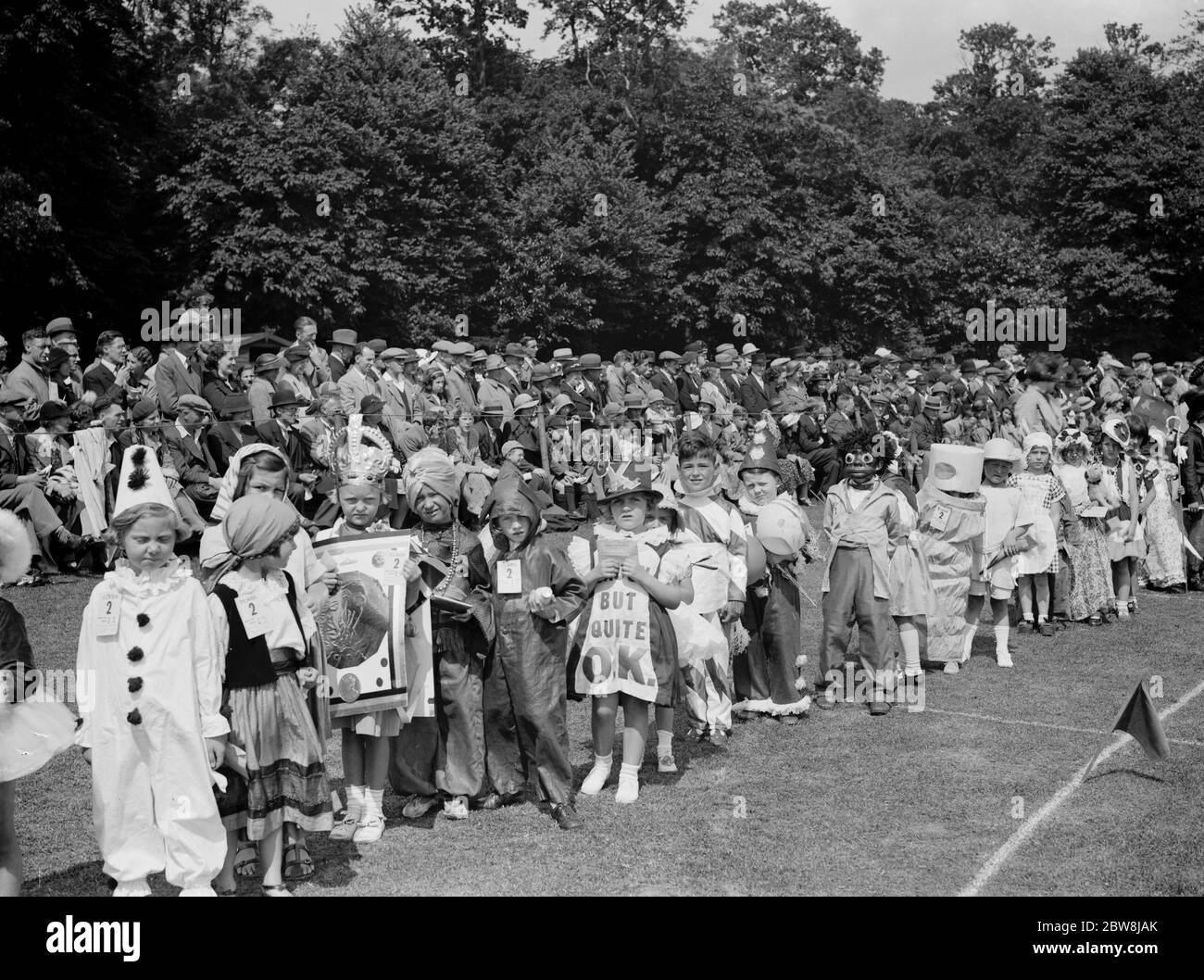 Children fancy dress competition hi-res stock photography and images ...