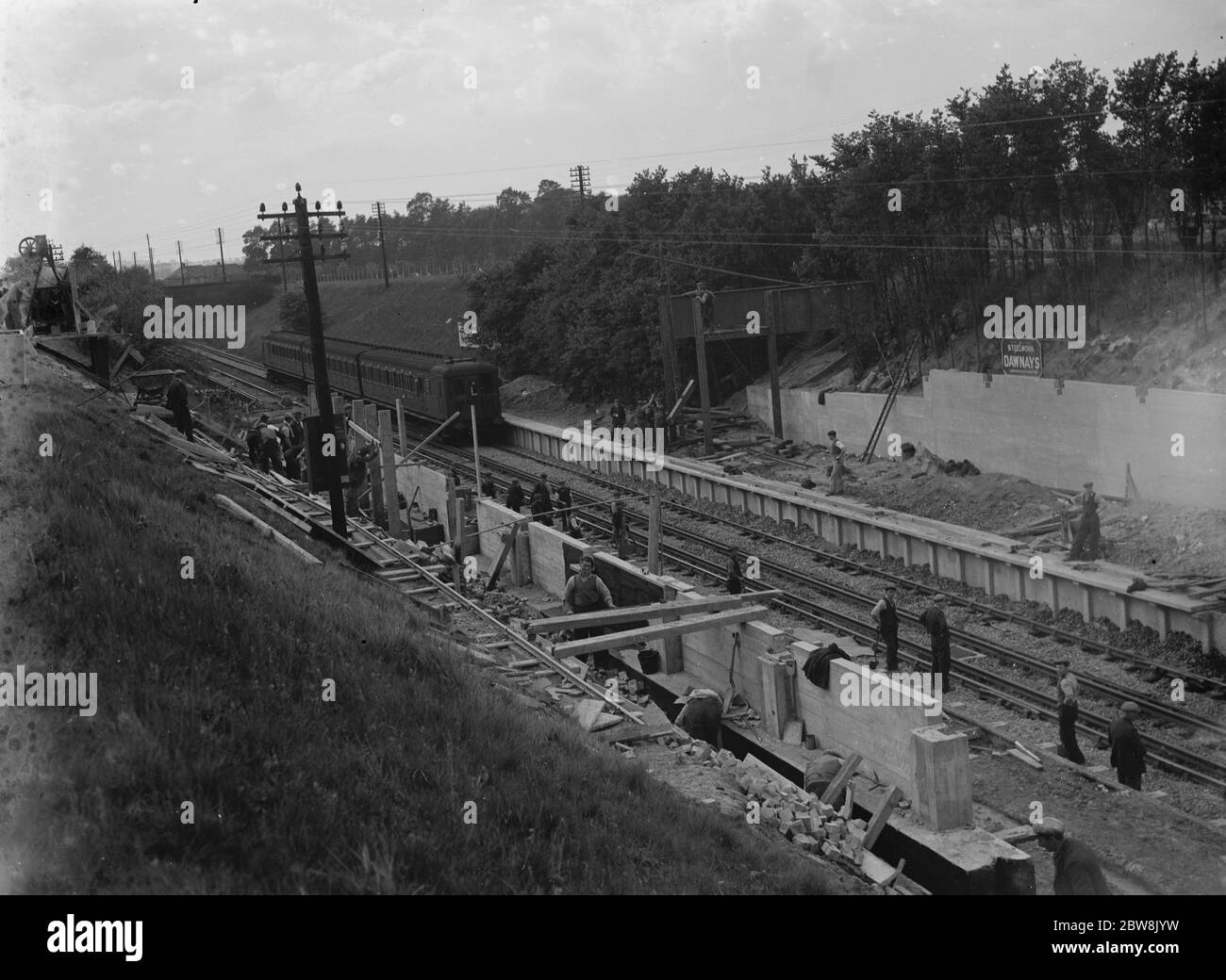 Building the new Albany Park train station . 1935 . Stock Photo