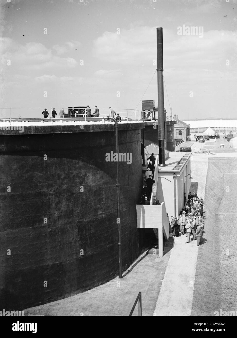 People visiting Dartford Sewage Treatment Works . 1935 . Stock Photo