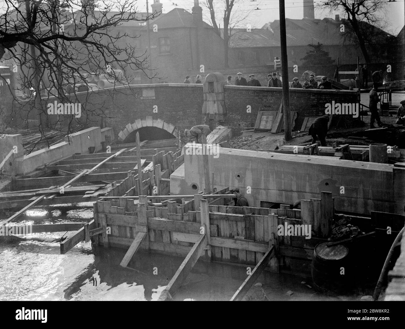 Building work on the widening of the Crayford bridge . 1938 Stock Photo