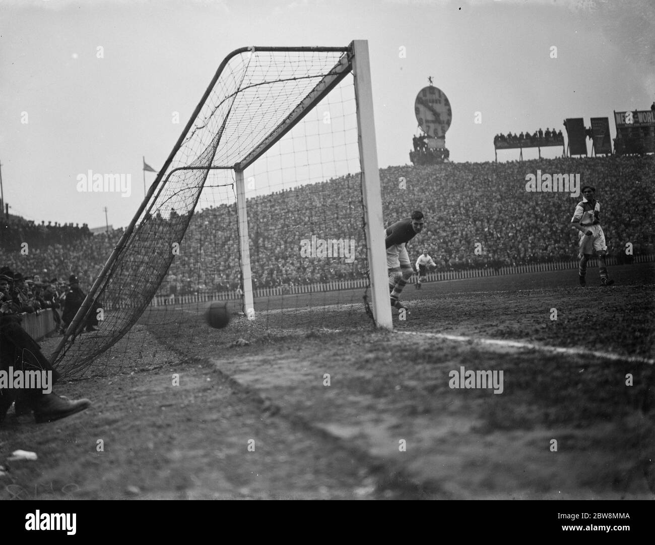 Bromley vs. Erith and Belvedere FA Amateur Cup final Bromley's
