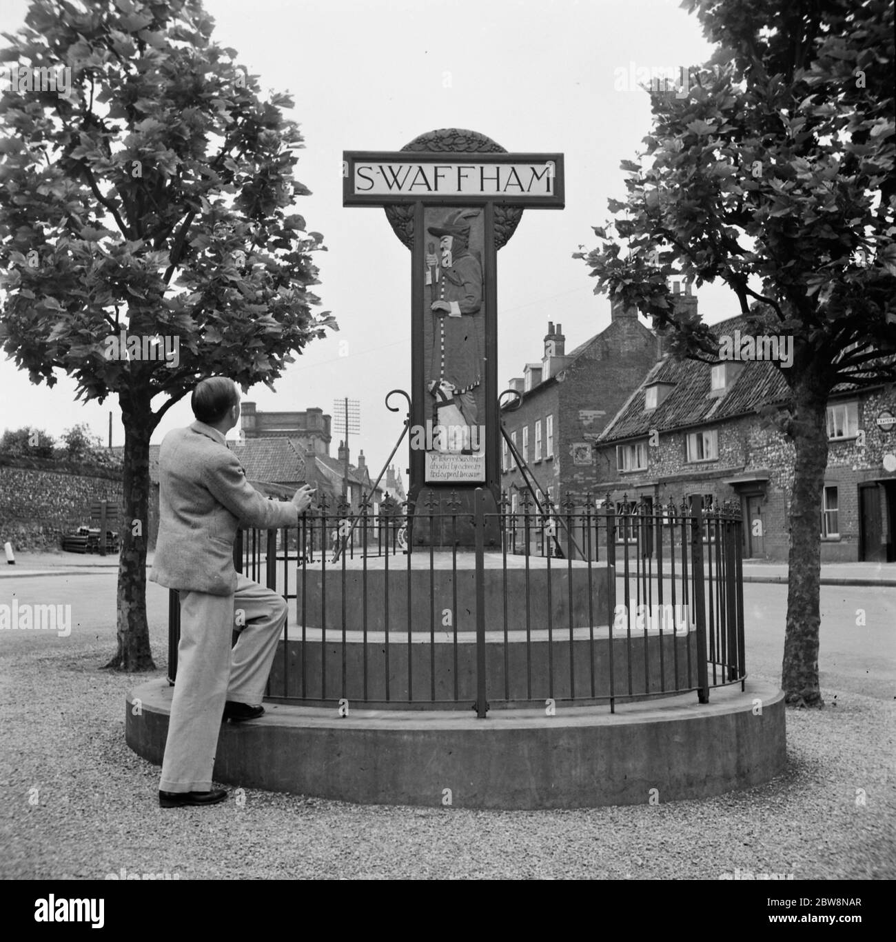 Parking sign in Swaffham , Norfolk . 1938 Stock Photo Alamy
