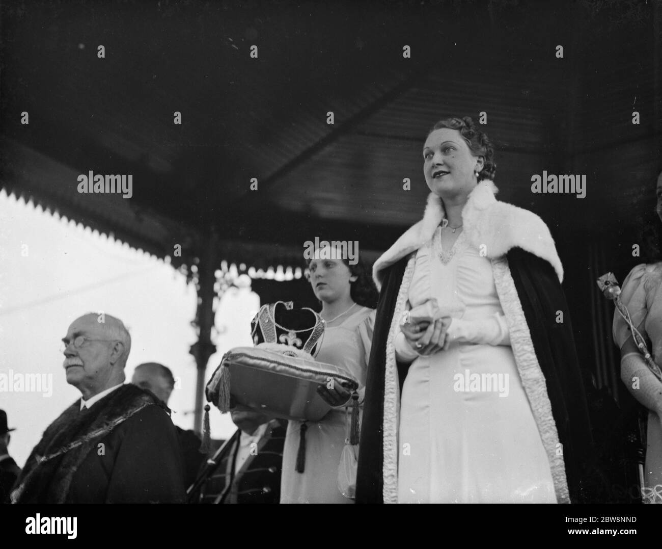 The Dartford Carnival Queen crowning stood next to the Mayor of Dartford . 1938 . Stock Photo