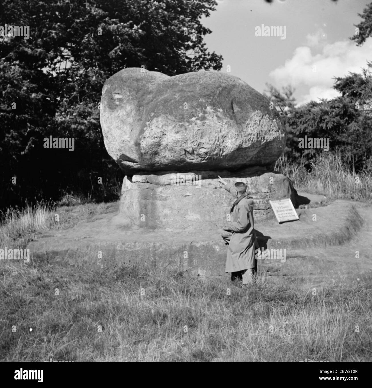 The Chiding Stone in Chiddingstone , Kent . 1936 Stock Photo