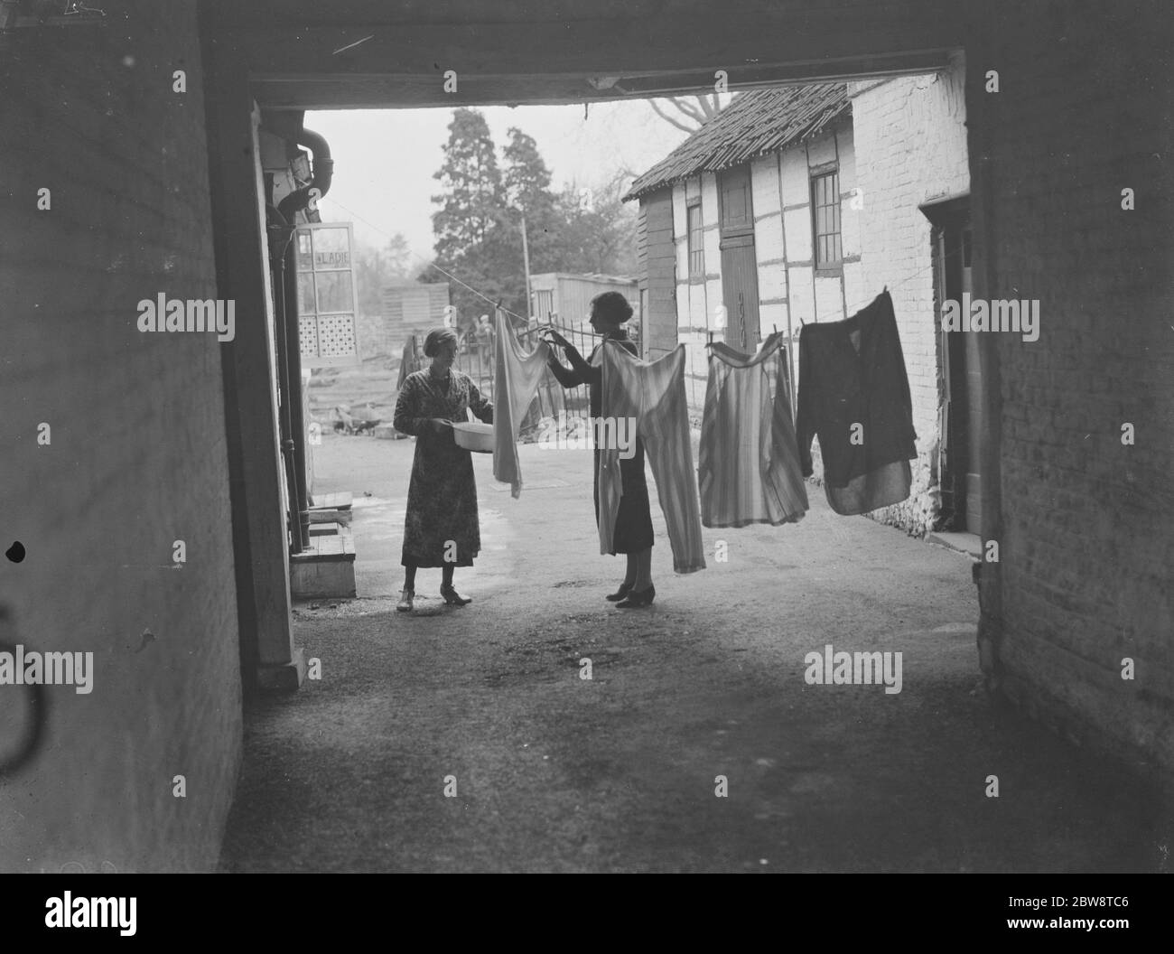 The entrance to the stables at the George and Dragon Inn in Farnborough , Kent . 1938 Stock Photo