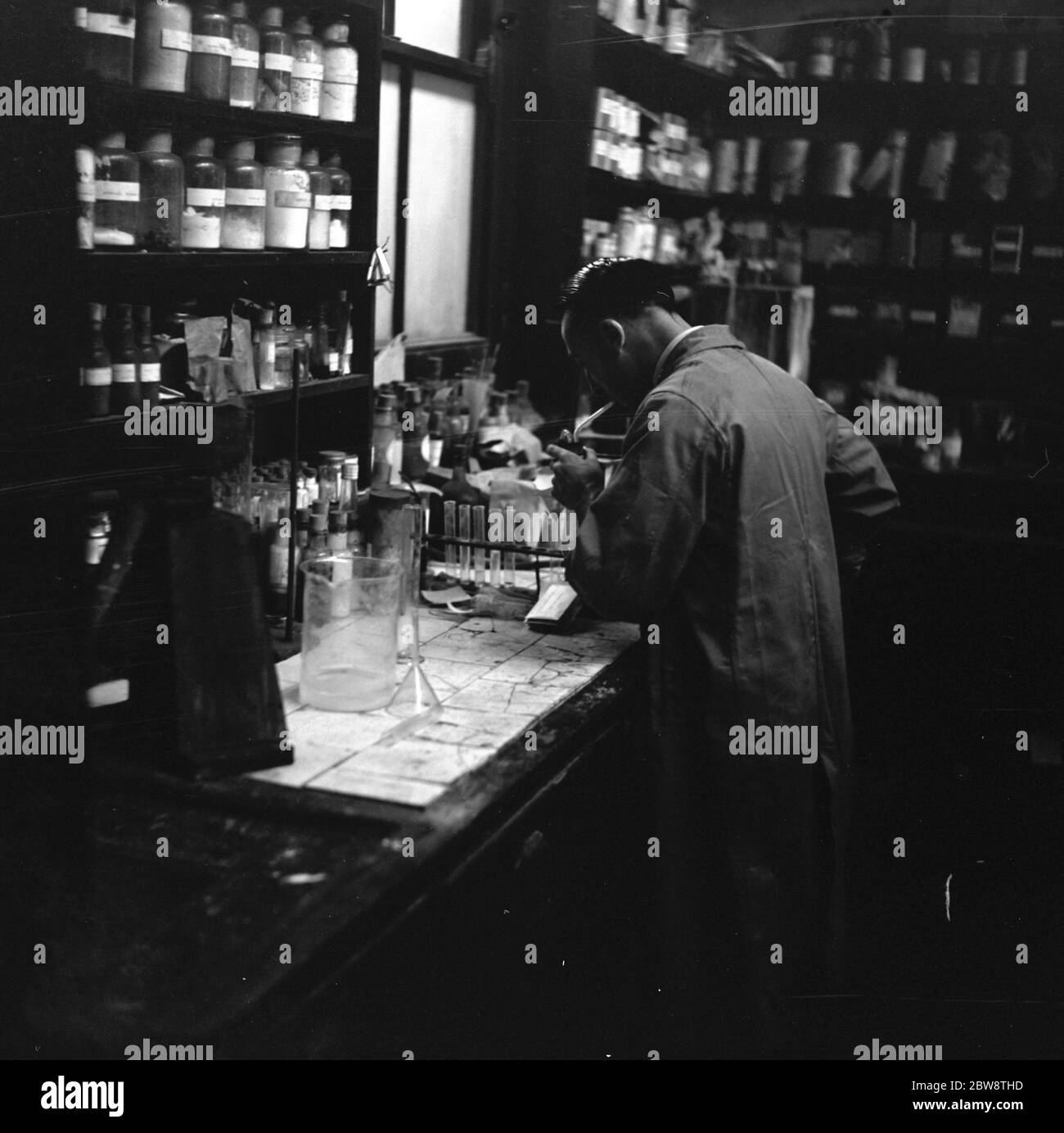 Chemical laboratory history Black and White Stock Photos & Images Alamy