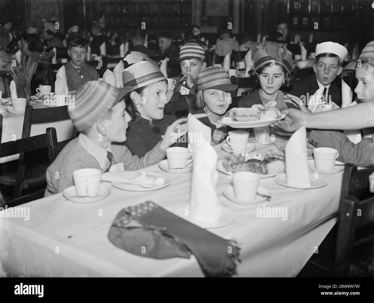 Messrs J E Hall hold a childrens party in Dartford , Kent . 1938 Stock Photo